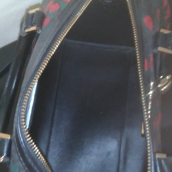 Micheal Kors purse - Picture 5 of 6